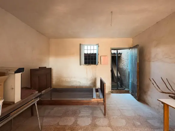 Terraced House In Albatera, Spain (89 M²)