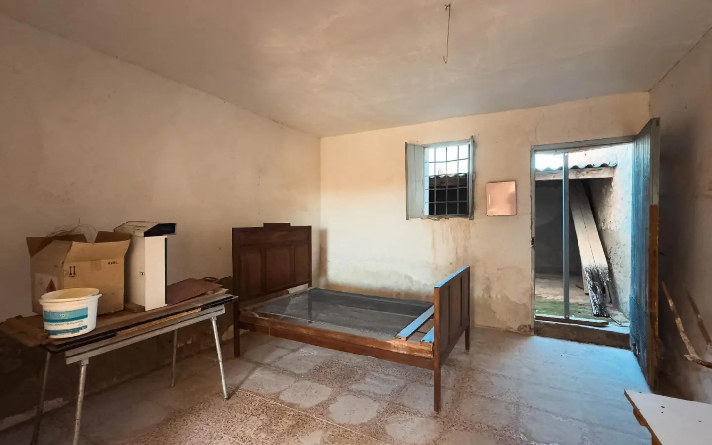 Terraced House In Albatera, Spain (89 M²)