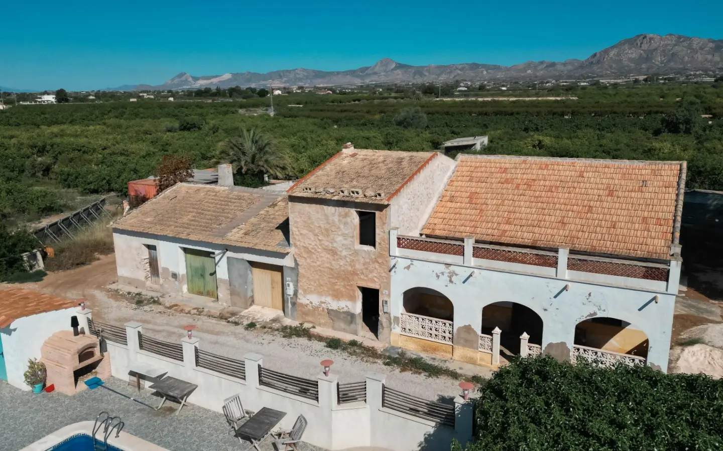 Terraced House In Albatera, Spain (89 M²)