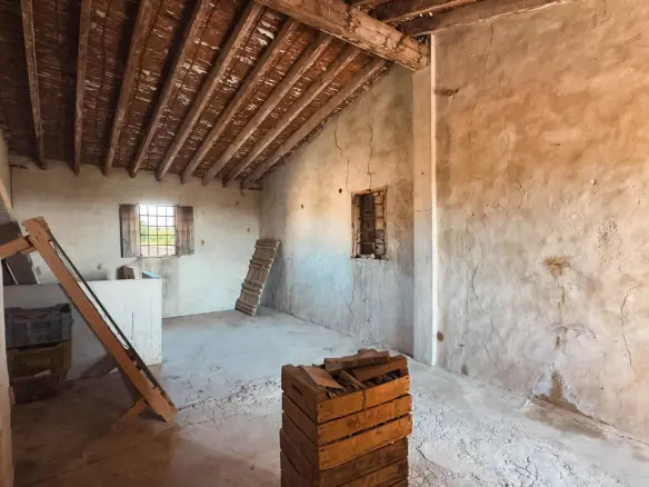 Terraced House In Albatera, Spain (89 M²)