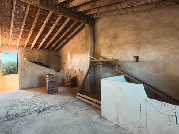 Terraced House In Albatera, Spain (89 M²)