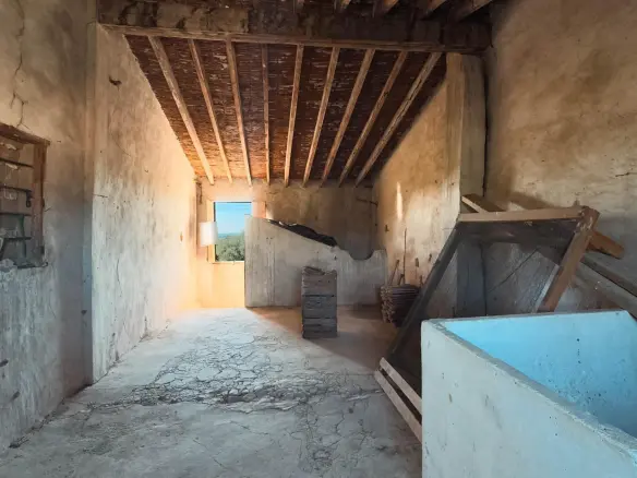 Terraced House In Albatera, Spain (89 M²)