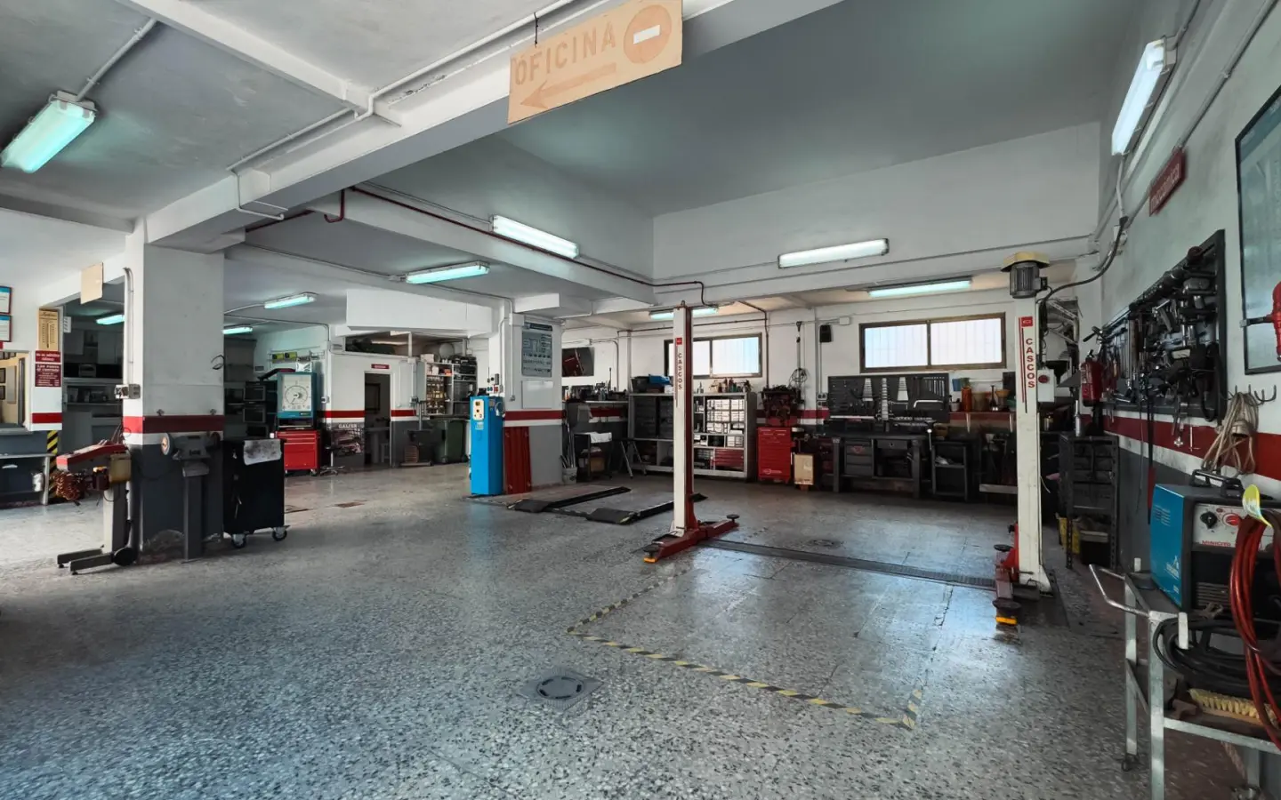 Commercial Unit In Benidorm, Spain (160 M²)