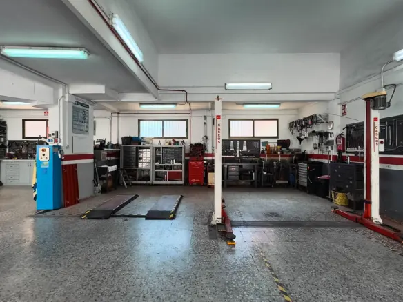 Commercial Unit In Benidorm, Spain (160 M²)