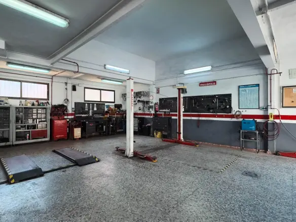 Commercial Unit In Benidorm, Spain (160 M²)