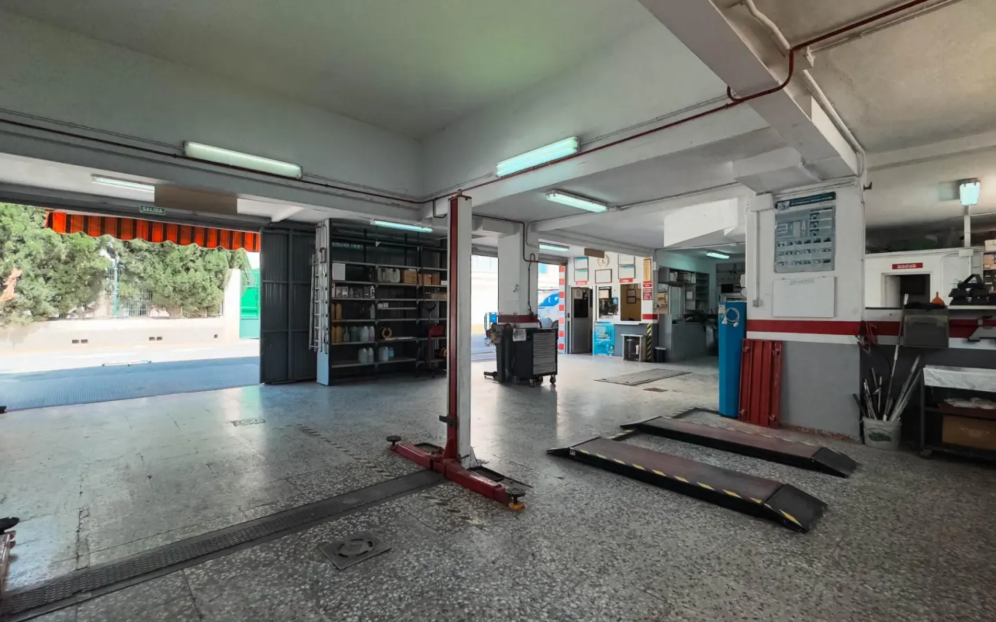Commercial Unit In Benidorm, Spain (160 M²)
