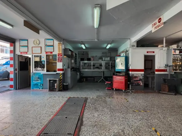 Commercial Unit In Benidorm, Spain (160 M²)