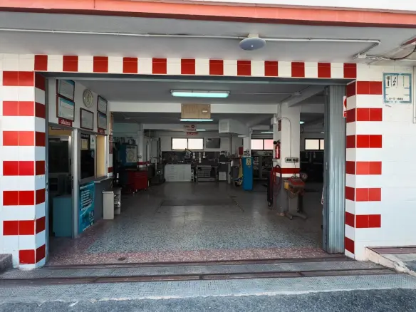 Commercial Unit In Benidorm, Spain (160 M²)