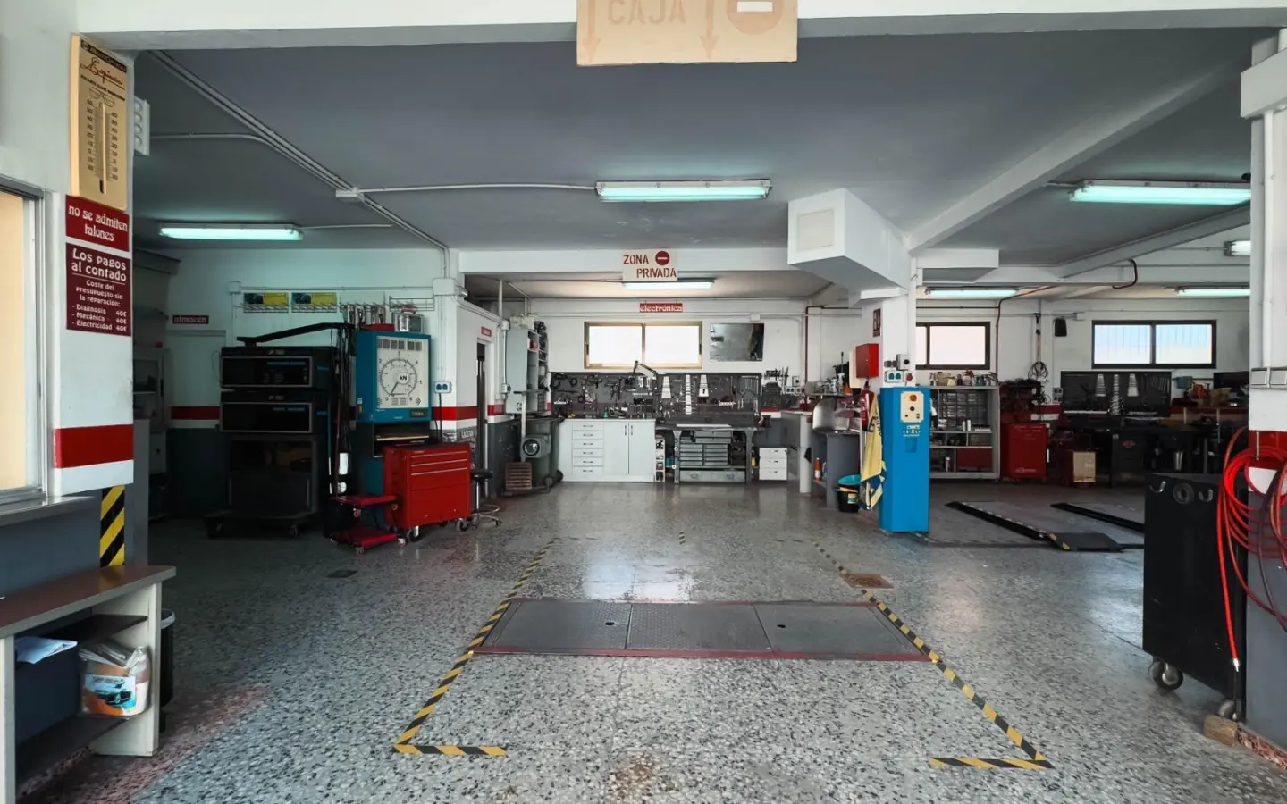Commercial Unit In Benidorm, Spain (160 M²)