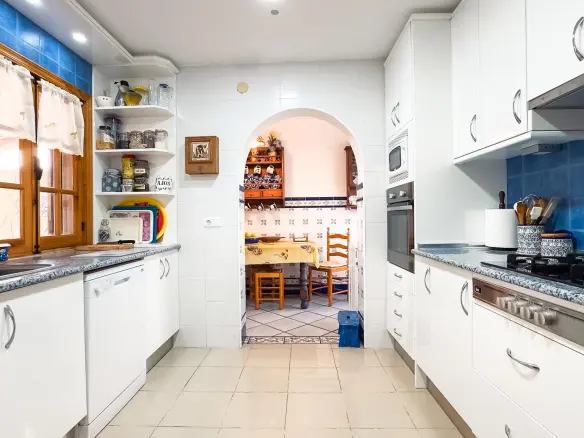 4-bedroom House In La Nucía, Spain (177 M²)