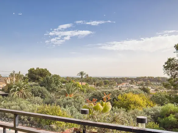 4-bedroom Flat In La Marina, Spain (115 M²)