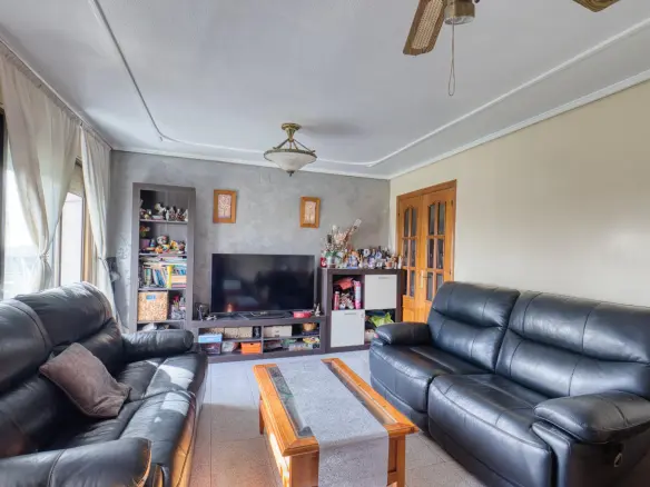 4-bedroom Flat In La Marina, Spain (115 M²)