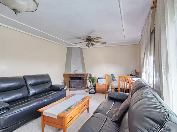 4-bedroom Flat In La Marina, Spain (115 M²)