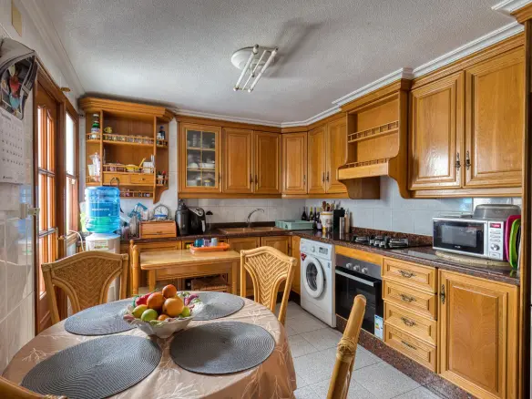 4-bedroom Flat In La Marina, Spain (115 M²)
