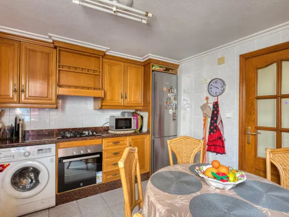 4-bedroom Flat In La Marina, Spain (115 M²)