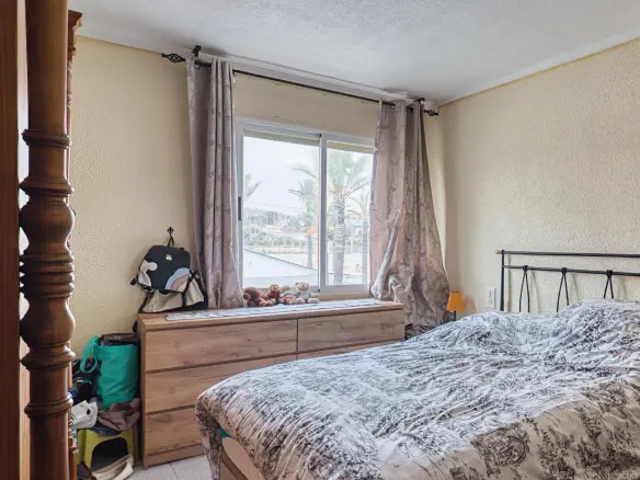 4-bedroom Flat In La Marina, Spain (115 M²)