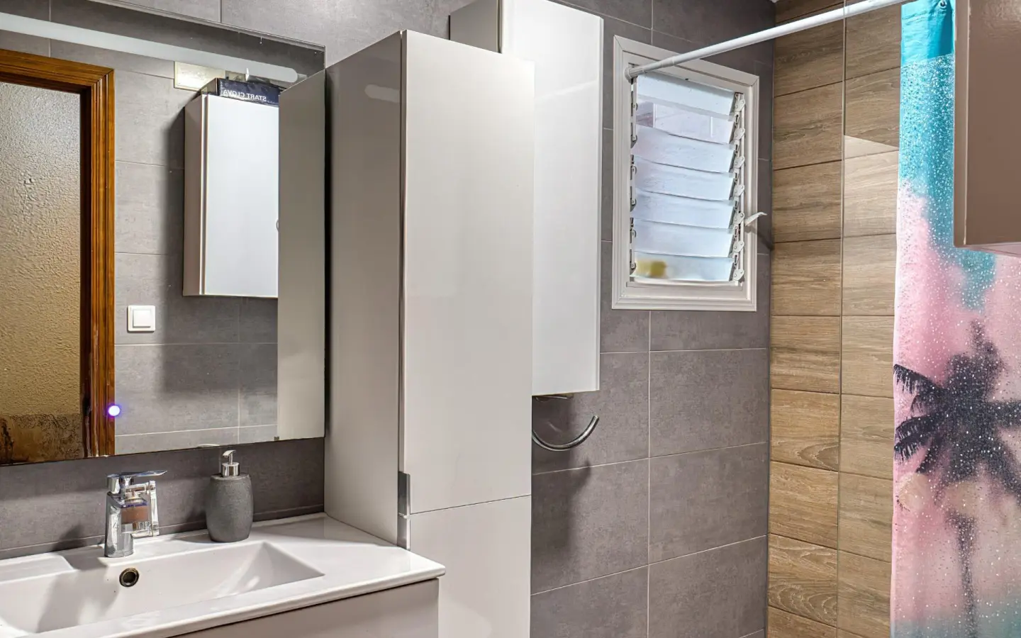 4-bedroom Flat In La Marina, Spain (115 M²)