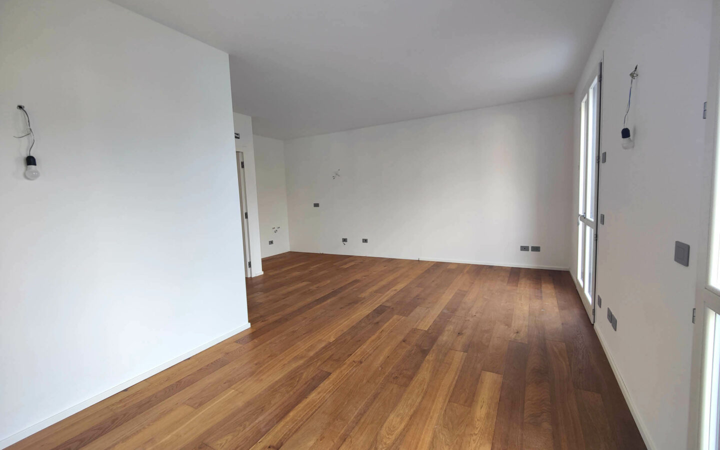 Q49 Quadrilocale Con Giardino , Vista Mare E Piscina Condominiale. Compreso Box Auto
