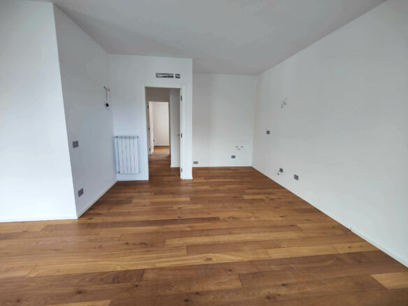 Q49 Quadrilocale Con Giardino , Vista Mare E Piscina Condominiale. Compreso Box Auto