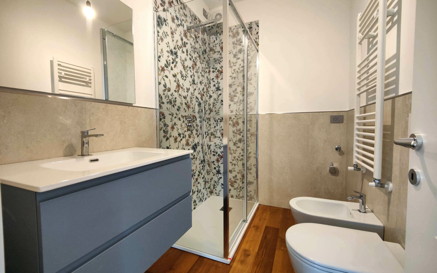 Q49 Quadrilocale Con Giardino , Vista Mare E Piscina Condominiale. Compreso Box Auto