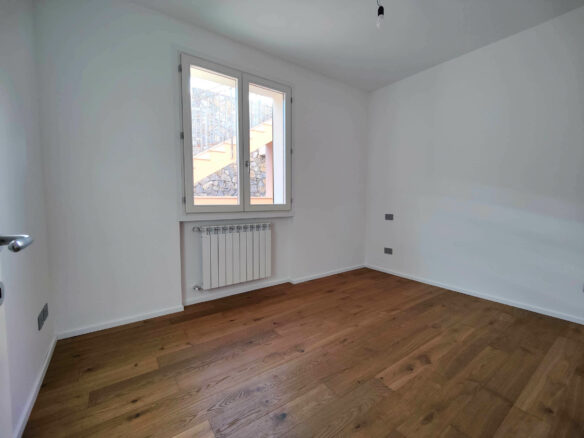 Q49 Quadrilocale Con Giardino , Vista Mare E Piscina Condominiale. Compreso Box Auto