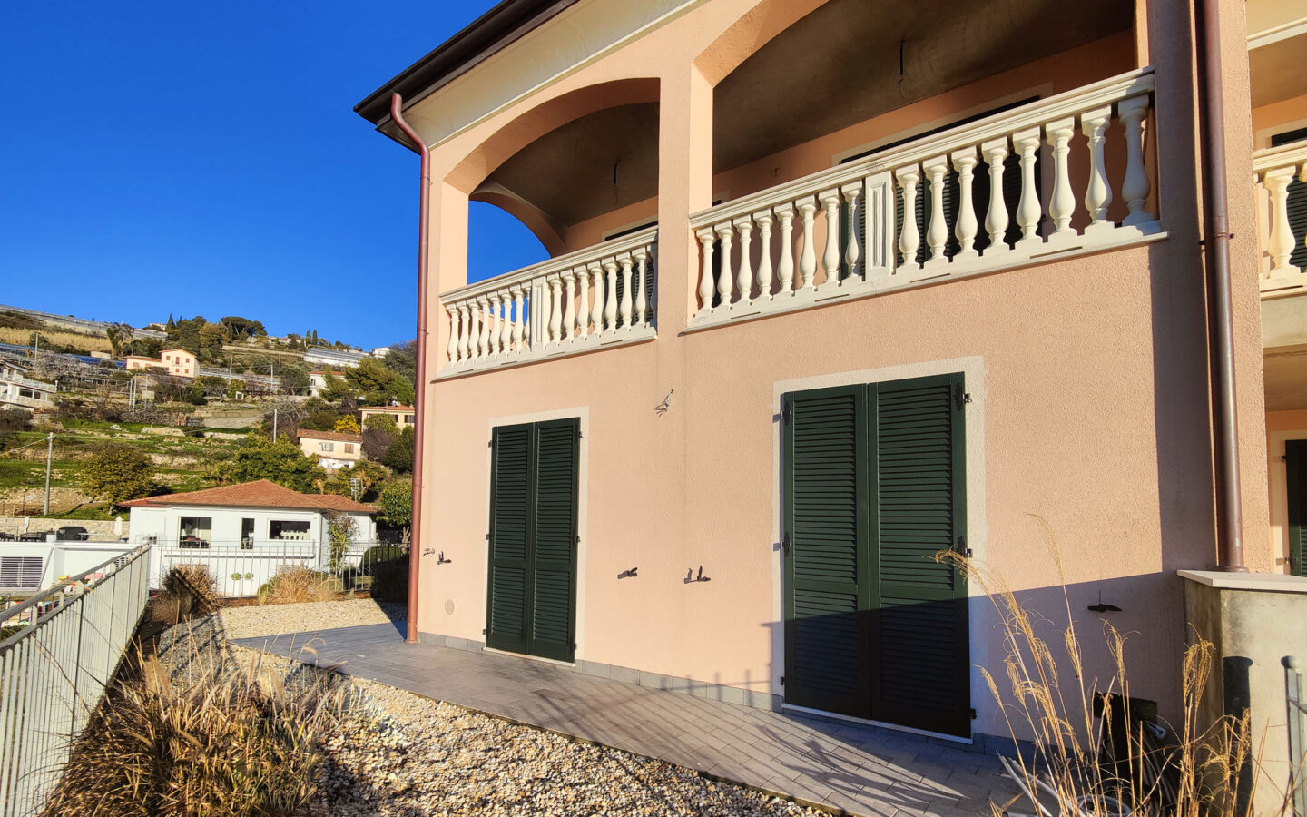Q49 Quadrilocale Con Giardino , Vista Mare E Piscina Condominiale. Compreso Box Auto