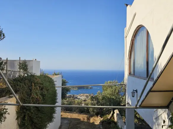 3-bedroom Maisonette In Gazi, Greece (180 M²)
