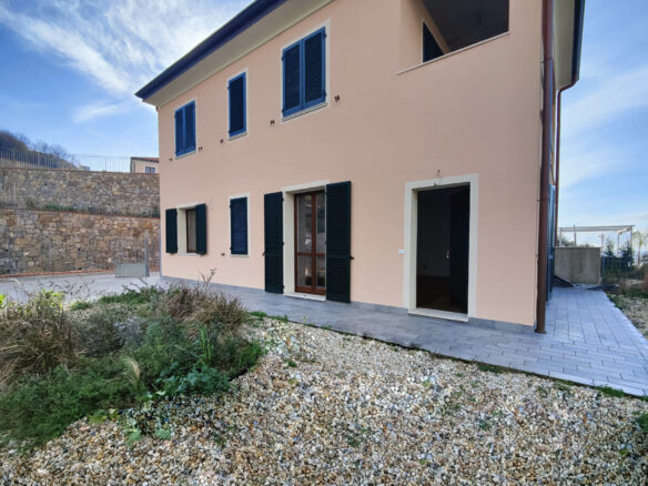 Q49 Quadrilocale Con Giardino , Vista Mare E Piscina Condominiale. Compreso Box Auto