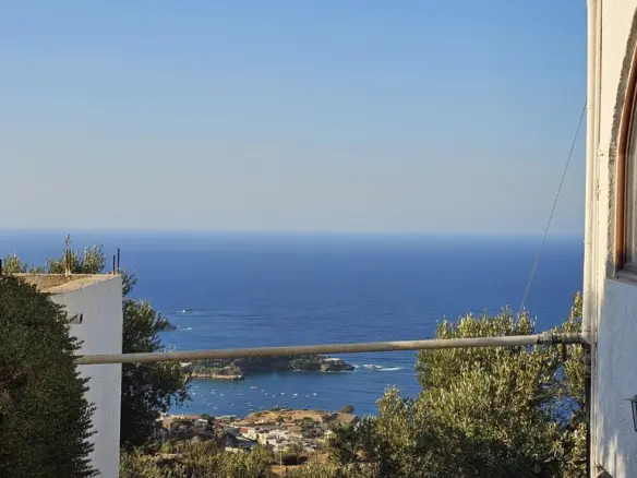 3-bedroom Maisonette In Gazi, Greece (180 M²)