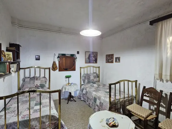 3-bedroom Maisonette In Gazi, Greece (180 M²)