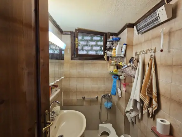 3-bedroom Maisonette In Gazi, Greece (180 M²)