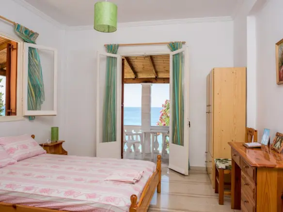 Villa 265 M² In Corfu