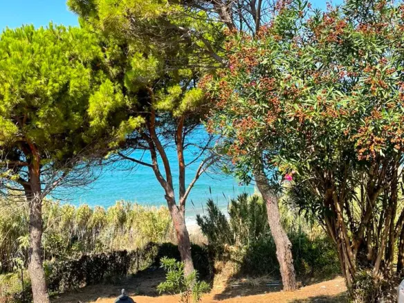 Villa 265 M² In Corfu
