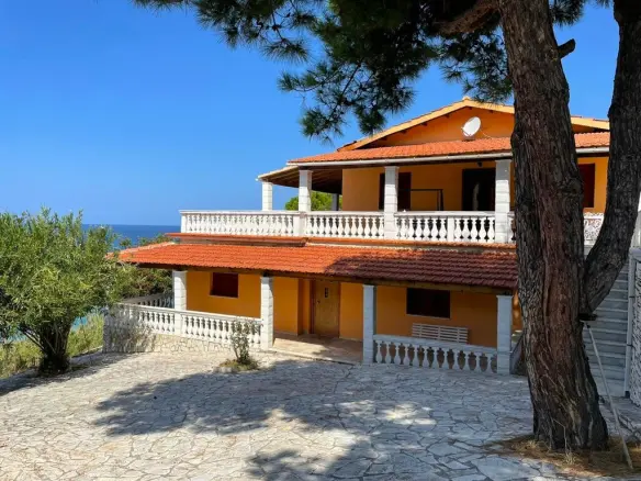 Villa 265 M² In Corfu