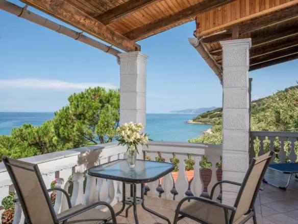 Villa 265 M² In Corfu