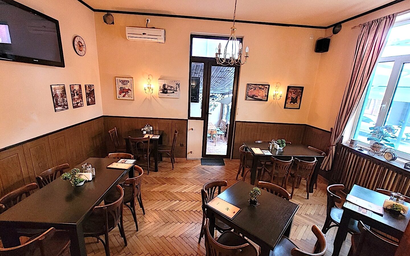 Villa With Restaurant On The Ground Floor Grădina Icoanei
