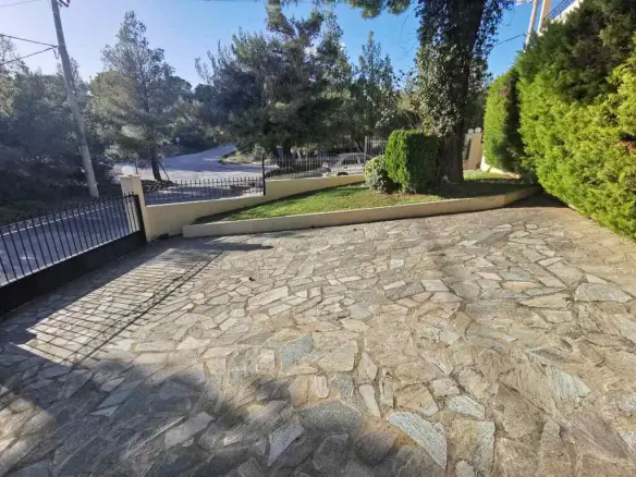 4-bedroom Detached House In Pikermi, Greece (250 M²)