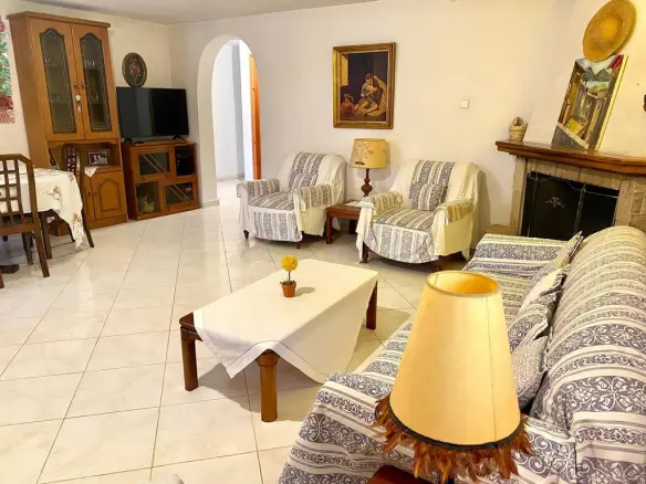4-bedroom Detached House In Velo, Greece (269 M²)