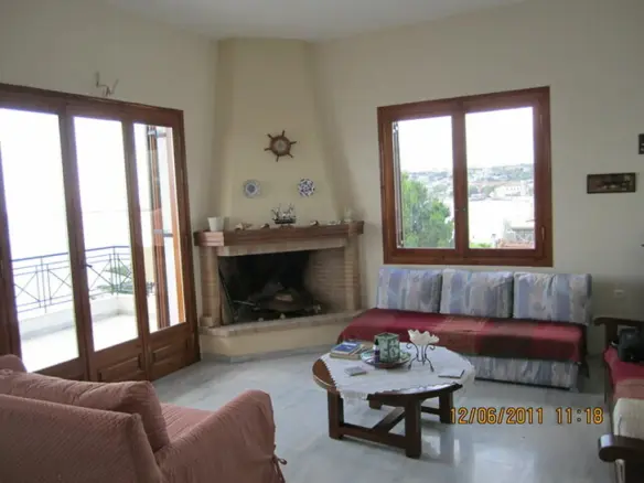 3-bedroom Flat In Petalidi, Greece (110 M²)