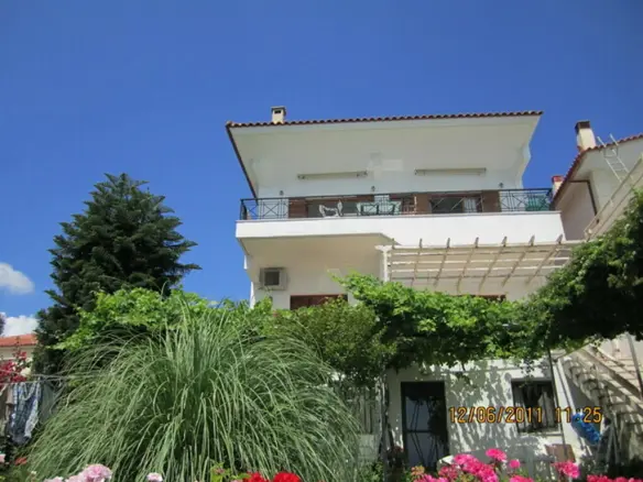 3-bedroom Flat In Petalidi, Greece (110 M²)