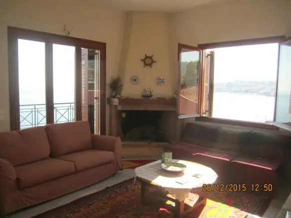 3-bedroom Flat In Petalidi, Greece (110 M²)