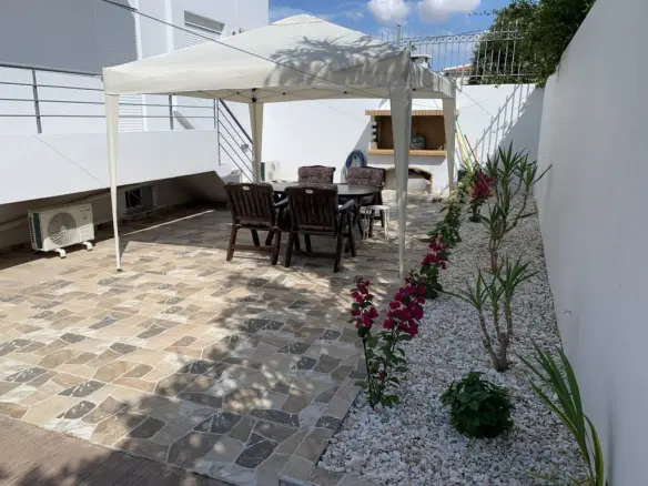 Detached House In Kalivia Thorikou, Greece (239 M²)