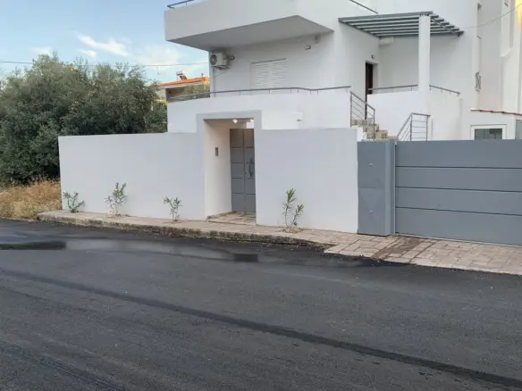 Detached House In Kalivia Thorikou, Greece (239 M²)