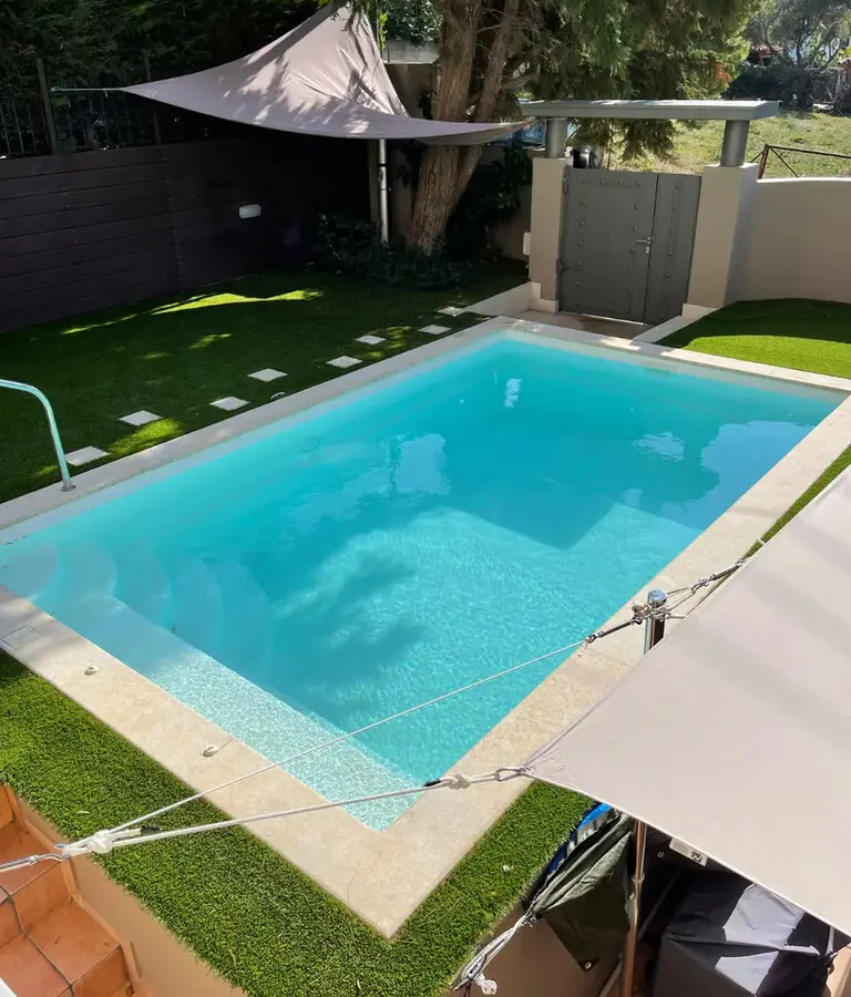 Detached House In Kalivia Thorikou, Greece (310 M²)