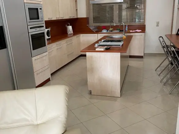 Detached House In Kalivia Thorikou, Greece (310 M²)