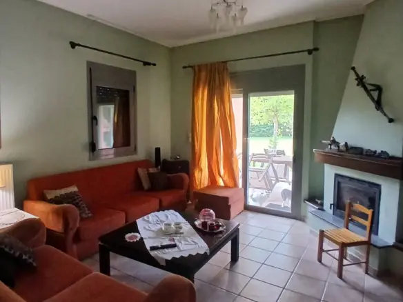4-bedroom Detached House In Kamena Vourla, Greece (170 M²)