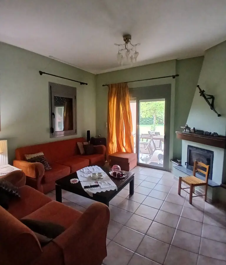 4-bedroom Detached House In Kamena Vourla, Greece (170 M²)
