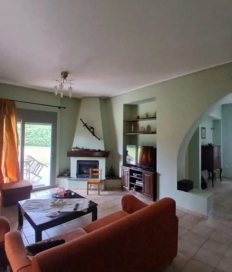 4-bedroom Detached House In Kamena Vourla, Greece (170 M²)