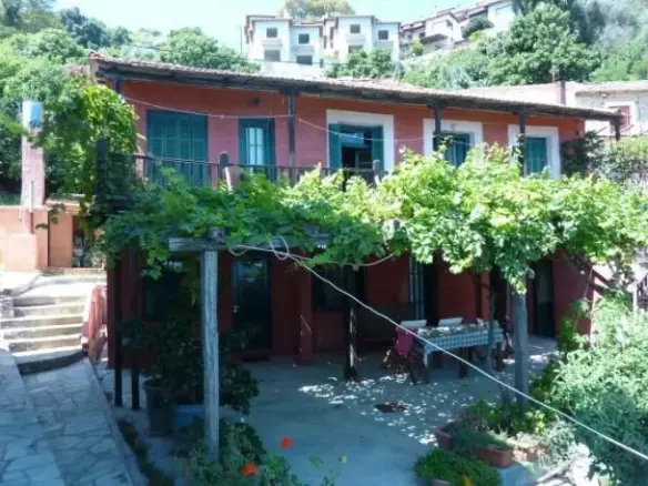 4-bedroom Detached House In Mouresi, Greece (160 M²)