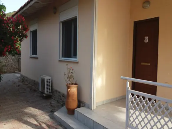 3-bedroom Detached House In Thisvi, Greece (102 M²)